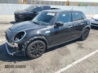 ✅ 2021 MINI Hardtop 4 Door Cooper S • VIN: WMWXU9C08M2M96725 • Lot: 68357955. Wystawiony na Copart z przebiegiem 29 262 mil. Bezpłatny archiwum sprzedaży aukcyjnych z USA i szczegółowy raport historii pojazdu na DreamBid. Zdjęcie 1.