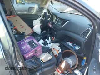 2017 Hyundai Tucson Sport с VIN KM8J33A2XHU392823, выставлен на аукционе IAAI как лот 43465336 с пробегом 87 500 миль миль и . История ставок и продаж доступна на DreamBid. Изображение 5.