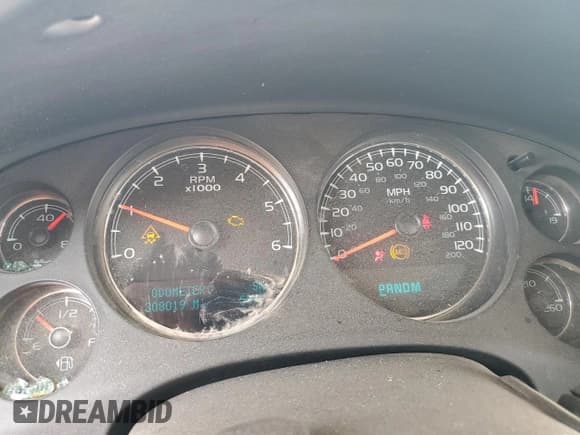 ✅ 2010 Chevrolet Suburban LT • VIN: 1GNUKJE38AR137857 • Lot: 71042884. Wystawiony na Copart z przebiegiem 308 019 mil. Bezpłatny archiwum sprzedaży aukcyjnych z USA i szczegółowy raport historii pojazdu na DreamBid. Zdjęcie 9.