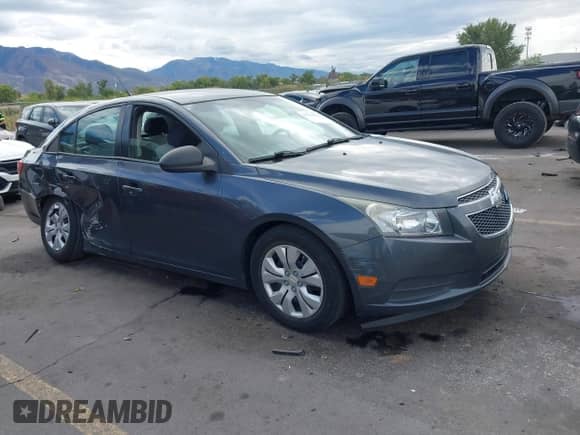 2013 Chevrolet Cruze LS с VIN 1G1PA5SH3D7229211, выставлен на аукционе IAAI как лот 43422363 с пробегом 100 804 миль миль и . История ставок и продаж доступна на DreamBid. Изображение 1.