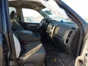 ✅ 2019 Ram 1500 SLT • VIN: 3C6RR7LT0KG630070 • Lot: 41830476. Wystawiony na IAAI z przebiegiem 126 921 mil. Bezpłatny archiwum sprzedaży aukcyjnych z USA i szczegółowy raport historii pojazdu na DreamBid. Zdjęcie 5.