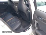 ✅ 2015 Audi S4 Premium Plus • VIN: WAUBGAFL3FA011392 • Lot: 42082229. Wystawiony na IAAI z przebiegiem 103 007 mil. Bezpłatny archiwum sprzedaży aukcyjnych z USA i szczegółowy raport historii pojazdu na DreamBid. Zdjęcie 8.