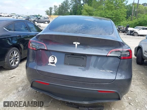 ✅ 2023 Tesla Model Y Long Range • VIN: 7SAYGDEE1PA166355 • Lot: 42162227. Listed on IAAI with 11,040 mi. Free auction sales archive from the USA and detailed vehicle history report at DreamBid. Image 16.