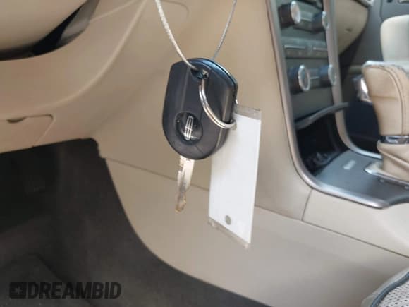 ✅ 2011 Lincoln MKZ • VIN: 3LNHL2GC0BR765035 • Lot: 42838508. Wystawiony na IAAI z przebiegiem 218 992 mil. Bezpłatny archiwum sprzedaży aukcyjnych z USA i szczegółowy raport historii pojazdu na DreamBid. Zdjęcie 11.