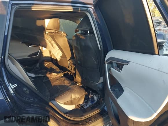 ✅ 2025 Toyota RAV4 XLE • VIN: 2T3P1RFV1SW505224 • Lot: 43486477. Wystawiony na IAAI z przebiegiem Nie podano. Bezpłatny archiwum sprzedaży aukcyjnych z USA i szczegółowy raport historii pojazdu na DreamBid. Zdjęcie 8.