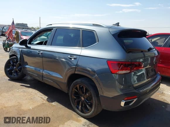 ✅ 2024 Volkswagen Taos SE • VIN: 3VVEX7B25RM103340 • Lot: 42692002. Wystawiony na IAAI z przebiegiem 2 567 mil. Bezpłatny archiwum sprzedaży aukcyjnych z USA i szczegółowy raport historii pojazdu na DreamBid. Zdjęcie 3.