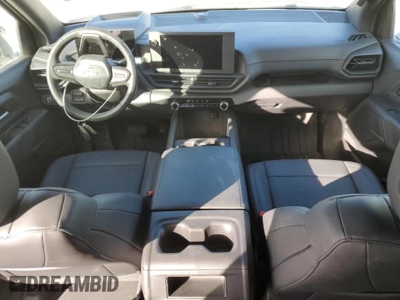 ✅ 2024 Chevrolet Silverado EV Work Truck • VIN: 1GC10VEL1RU200511 • Лот: 85029964. Опубликован ранее на Copart с пробегом Не указан. Бесплатный доступ к архиву аукционных продаж из США и подробный отчёт об истории автомобиля на DreamBid. Изображение 8.