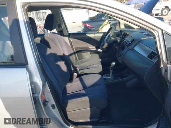 ✅ 2007 Nissan Versa S • VIN: 3N1BC13E37L456099 • Lot: 43841247. Listed on IAAI with 114,610 mi. Free auction sales archive from the USA and detailed vehicle history report at DreamBid. Image 5.