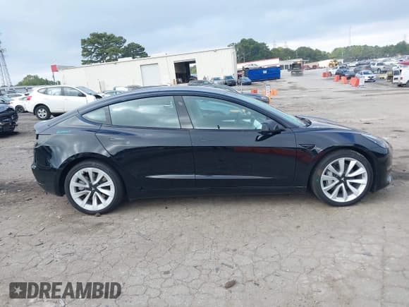 ✅ 2023 Tesla Model 3 • VIN: 5YJ3E1EA1PF424725 • Lot: 43321874. Wystawiony na IAAI z przebiegiem 9 052 mil. Bezpłatny archiwum sprzedaży aukcyjnych z USA i szczegółowy raport historii pojazdu na DreamBid. Zdjęcie 14.