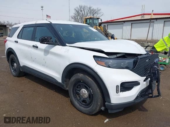 ✅ 2023 Ford Police Interceptor Utility • VIN: 1FM5K8AB4PGA20859 • Lot: 41944891. Wystawiony na IAAI z przebiegiem 55 668 mil. Bezpłatny archiwum sprzedaży aukcyjnych z USA i szczegółowy raport historii pojazdu na DreamBid. Zdjęcie 1.