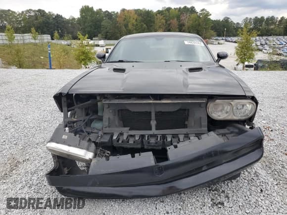 ✅ 2010 Dodge Challenger SE • VIN: 2B3CJ4DV5AH321487 • Lot: 74838084. Wystawiony na Copart z przebiegiem 211 598 mil. Bezpłatny archiwum sprzedaży aukcyjnych z USA i szczegółowy raport historii pojazdu na DreamBid. Zdjęcie 5.