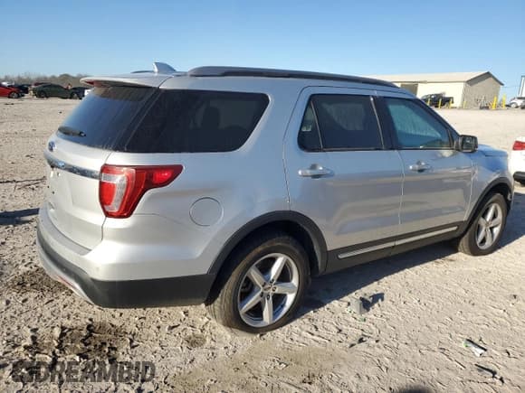 ✅ 2017 Ford Explorer XLT • VIN: 1FM5K8DH7HGA96559 • Lot: 92785215. Wystawiony na Copart z przebiegiem Nie podano. Bezpłatny archiwum sprzedaży aukcyjnych z USA i szczegółowy raport historii pojazdu na DreamBid. Zdjęcie 3.