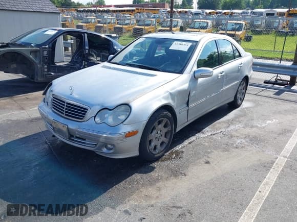 ✅ 2006 Mercedes-Benz C 280 Luxury • VIN: WDBRF92H16F763551 • Lot: 42380364. Wystawiony na IAAI z przebiegiem 253 957 mil. Bezpłatny archiwum sprzedaży aukcyjnych z USA i szczegółowy raport historii pojazdu na DreamBid. Zdjęcie 2.