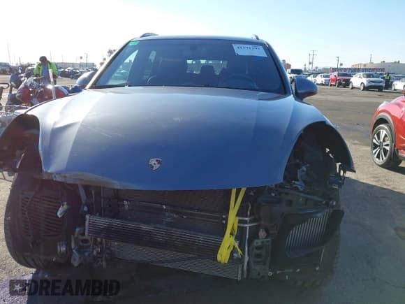 ✅ 2018 Porsche Cayenne S • VIN: WP1AB2A28JLA60472 • Lot: 41291293. Wystawiony na IAAI z przebiegiem 48 260 mil. Bezpłatny archiwum sprzedaży aukcyjnych z USA i szczegółowy raport historii pojazdu na DreamBid. Zdjęcie 13.