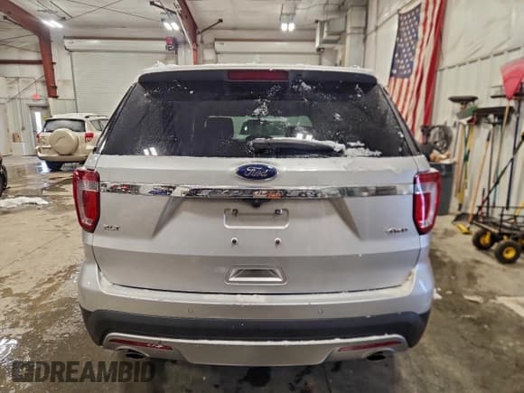 ✅ 2017 Ford Explorer XLT • VIN: 1FM5K8D80HGB82490 • Lot: 94912835. Wystawiony na Copart z przebiegiem 88 964 mil. Bezpłatny archiwum sprzedaży aukcyjnych z USA i szczegółowy raport historii pojazdu na DreamBid. Zdjęcie 6.