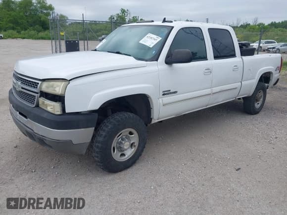 ✅ 2006 Chevrolet Silverado 2500HD LT3 • VIN: 1GCHK23D96F257428 • Лот: 42564305. Опубликован ранее на IAAI с пробегом 299 406 миль. Бесплатный доступ к архиву аукционных продаж из США и подробный отчёт об истории автомобиля на DreamBid. Изображение 2.