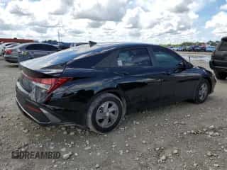 2025 Hyundai Elantra SE с VIN KMHLL4DGXSU907798, выставлен на аукционе Copart как лот 81118145 с пробегом 9 821 миль миль и Списание • Salvage title. История ставок и продаж доступна на DreamBid. Изображение 3.