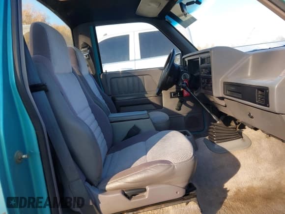 ✅ 1995 Dodge Dakota • VIN: 1B7FL26G9SW943229 • Lot: 43673414. Wystawiony na IAAI z przebiegiem 162 680 mil. Bezpłatny archiwum sprzedaży aukcyjnych z USA i szczegółowy raport historii pojazdu na DreamBid. Zdjęcie 5.