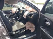 ✅ 2015 Jeep Cherokee Sport • VIN: 1C4PJLAB9FW669709 • Lot: 42947960. Wystawiony na IAAI z przebiegiem 139 538 mil. Bezpłatny archiwum sprzedaży aukcyjnych z USA i szczegółowy raport historii pojazdu na DreamBid. Zdjęcie 5.