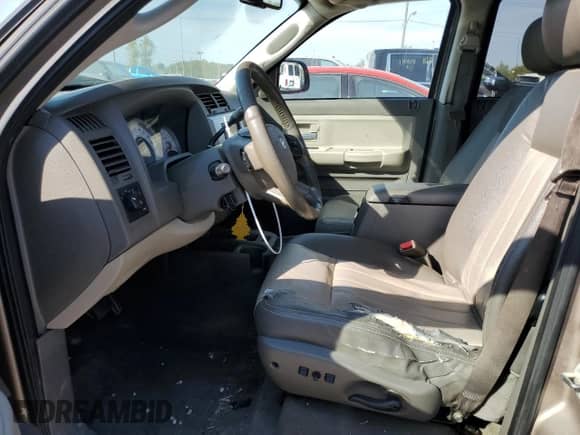 2010 Dodge Dakota Laramie z VIN 1D7RW5GP7AS203338, wystawiony jako Copart lot #74550574 z przebiegiem 94 732 mil mil oraz Szkoda całkowita • Salvage title. Historia ofert i sprzedaży dostępna na DreamBid. Obrazek 7.