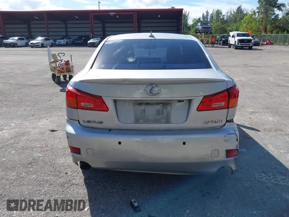 ✅ 2008 Lexus IS 250 • VIN: JTHBK262X82068456 • Lot: 43620803. Wystawiony na IAAI z przebiegiem 238 419 mil. Bezpłatny archiwum sprzedaży aukcyjnych z USA i szczegółowy raport historii pojazdu na DreamBid. Zdjęcie 17.