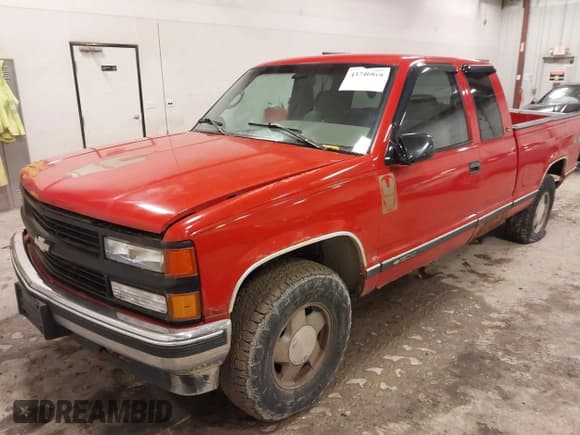 ✅ 1996 Chevrolet Silverado 1500 • VIN: 1GCEK19R9TE174096 • Lot: 43746619. Wystawiony na IAAI z przebiegiem 272 843 mil. Bezpłatny archiwum sprzedaży aukcyjnych z USA i szczegółowy raport historii pojazdu na DreamBid. Zdjęcie 2.