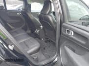 ✅ 2021 Volvo XC40 Momentum • VIN: YV4162UK4M2471473 • Lot: 43780178. Wystawiony na IAAI z przebiegiem 44 464 mil. Bezpłatny archiwum sprzedaży aukcyjnych z USA i szczegółowy raport historii pojazdu na DreamBid. Zdjęcie 8.