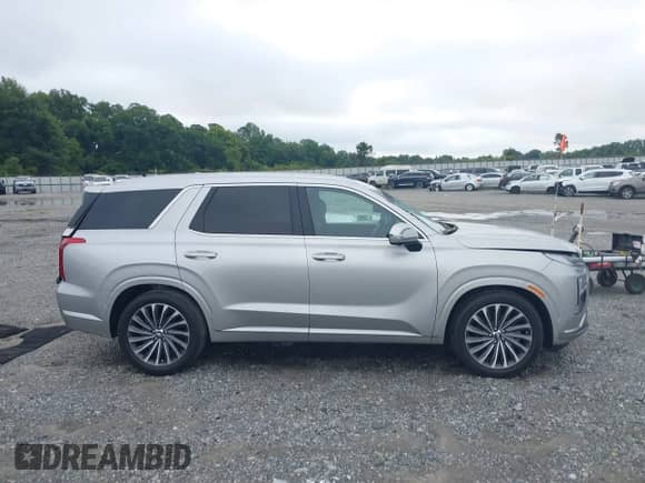 2024 Hyundai Palisade Calligraphy с VIN KM8R74GE1RU669228, выставлен на аукционе IAAI как лот 42625661 с пробегом 23 132 миль миль и . История ставок и продаж доступна на DreamBid. Изображение 13.