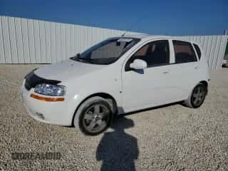 2008 Chevrolet Aveo LT z VIN KL1TG65678B188497, wystawiony jako Copart lot #44501275 z przebiegiem 195 139 mil mil oraz Czysty tytuł • Clean title. Historia ofert i sprzedaży dostępna na DreamBid. Obrazek 1.