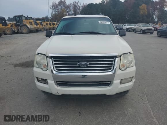 ✅ 2009 Ford Explorer XLT • VIN: 1FMEU63E39UA28557 • Lot: 92383425. Wystawiony na Copart z przebiegiem 146 073 mil. Bezpłatny archiwum sprzedaży aukcyjnych z USA i szczegółowy raport historii pojazdu na DreamBid. Zdjęcie 5.