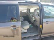 ✅ 2011 Toyota Sienna XLE AAS • VIN: 5TDYK3DC5BS028346 • Lot: 43253975. Listed on IAAI with 203,087 mi. Free auction sales archive from the USA and detailed vehicle history report at DreamBid. Image 8.