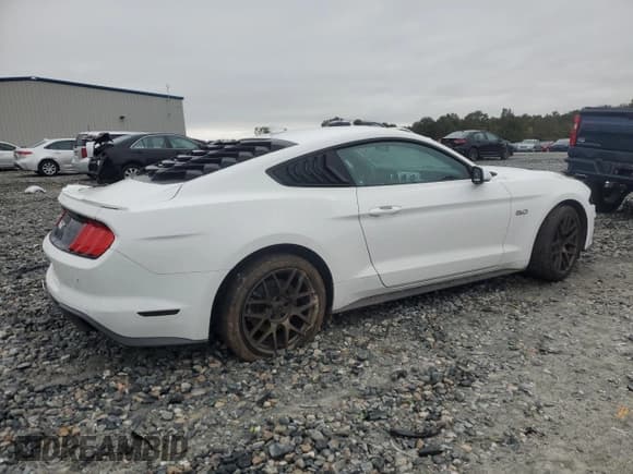 ✅ 2020 Ford Mustang GT • VIN: 1FA6P8CF7L5185410 • Lot: 90305915. Wystawiony na Copart z przebiegiem 61 714 mil. Bezpłatny archiwum sprzedaży aukcyjnych z USA i szczegółowy raport historii pojazdu na DreamBid. Zdjęcie 3.