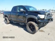 ✅ 2013 Toyota Tundra • VIN: 5TFUW5F15DX275230 • Лот: 42314596. Опубликован ранее на IAAI с пробегом 135 103 миль. Бесплатный доступ к архиву аукционных продаж из США и подробный отчёт об истории автомобиля на DreamBid. Изображение 1.