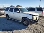 ✅ 2004 Cadillac Escalade • VIN: 1GYEC63T74R319753 • Lot: 82728755. Listed on Copart with 256,568 mi. Free auction sales archive from the USA and detailed vehicle history report at DreamBid. Image 4.