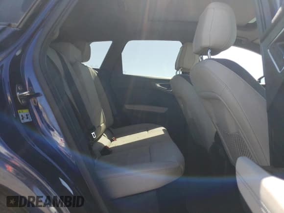 ✅ 2023 Audi Q4 e-tron Prestige • VIN: WA1M2BFZ3PP045135 • Лот: 58224785. Опубликован ранее на Copart с пробегом 3 099 миль. Бесплатный доступ к архиву аукционных продаж из США и подробный отчёт об истории автомобиля на DreamBid. Изображение 11.