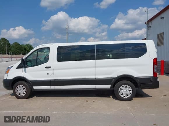 ✅ 2019 Ford Transit Passenger XL • VIN: 1FBZX2YM7KKA15693 • Lot: 42455026. Listed on IAAI with 306,315 mi. Free auction sales archive from the USA and detailed vehicle history report at DreamBid. Image 14.