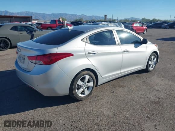 ✅ 2013 Hyundai Elantra GLS • VIN: KMHDH4AE0DU533455 • Lot: 43471630. Listed on IAAI with 71,362 mi. Free auction sales archive from the USA and detailed vehicle history report at DreamBid. Image 4.
