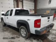 ✅ 2007 Chevrolet Silverado 1500 1LT • VIN: 2GCEK19J871632437 • Lot: 43867988. Wystawiony na IAAI z przebiegiem 134 852 mil. Bezpłatny archiwum sprzedaży aukcyjnych z USA i szczegółowy raport historii pojazdu na DreamBid. Zdjęcie 3.