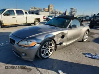 ✅ 2004 BMW Z4 3.0i • VIN: 4USBT53564LT25710 • Lot: 80996885. Wystawiony na Copart z przebiegiem 80 517 mil. Bezpłatny archiwum sprzedaży aukcyjnych z USA i szczegółowy raport historii pojazdu na DreamBid. Zdjęcie 1.