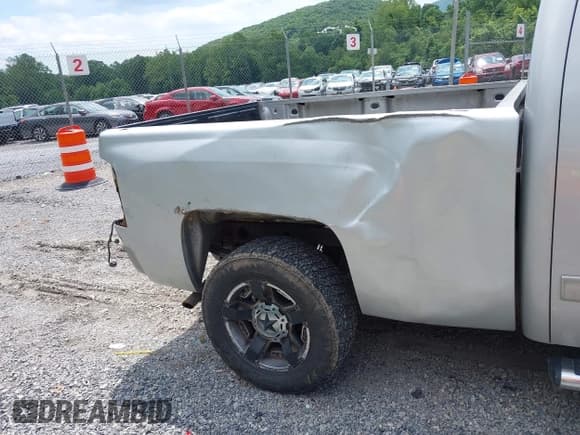 ✅ 2010 Chevrolet Silverado 1500 • VIN: 1GCYKTE22AZ298556 • Lot: 42663885. Wystawiony na IAAI z przebiegiem 189 643 mil. Bezpłatny archiwum sprzedaży aukcyjnych z USA i szczegółowy raport historii pojazdu na DreamBid. Zdjęcie 6.