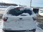 ✅ 2018 Ford Escape SE • VIN: 1FMCU9GD5JUC25213 • Lot: 43837033. Wystawiony na IAAI z przebiegiem 68 431 mil. Bezpłatny archiwum sprzedaży aukcyjnych z USA i szczegółowy raport historii pojazdu na DreamBid. Zdjęcie 16.