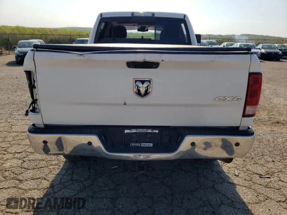 ✅ 2016 Ram 2500 SLT • VIN: 3C6UR5DJ1GG107515 • Lot: 52771795. Listed on Copart with 137,734 mi. Free auction sales archive from the USA and detailed vehicle history report at DreamBid. Image 6.