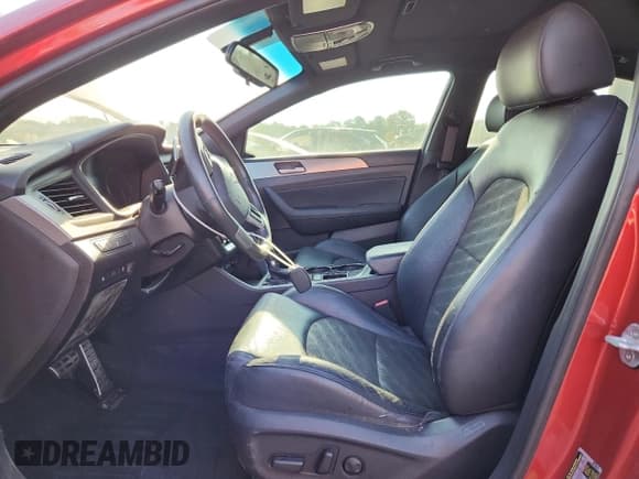 ✅ 2019 Hyundai Sonata Sport • VIN: 5NPE34AF0KH753797 • Lot: 71362145. Listed on Copart with 137,629 mi. Free auction sales archive from the USA and detailed vehicle history report at DreamBid. Image 7.