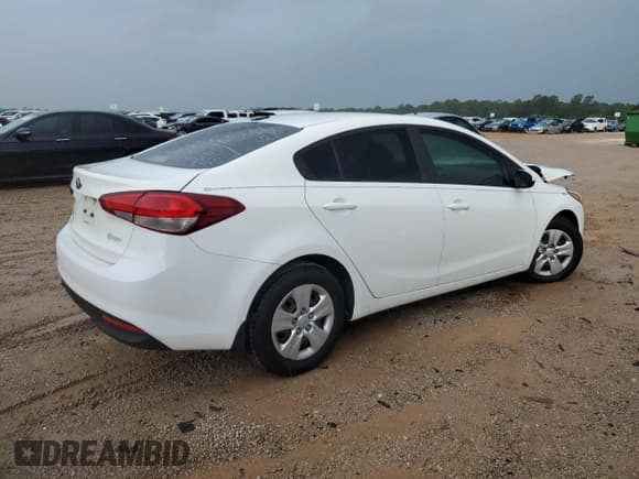 ✅ 2017 Kia Forte LX • VIN: 3KPFK4A76HE010199 • Лот: 65054585. Опубликован ранее на Copart с пробегом 56 818 миль. Бесплатный доступ к архиву аукционных продаж из США и подробный отчёт об истории автомобиля на DreamBid. Изображение 3.