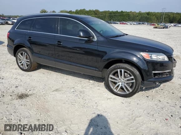✅ 2008 Audi Q7 Premium • VIN: WA1BY74L28D010915 • Lot: 81579635. Listed on Copart with 136,489 mi. Free auction sales archive from the USA and detailed vehicle history report at DreamBid. Image 4.