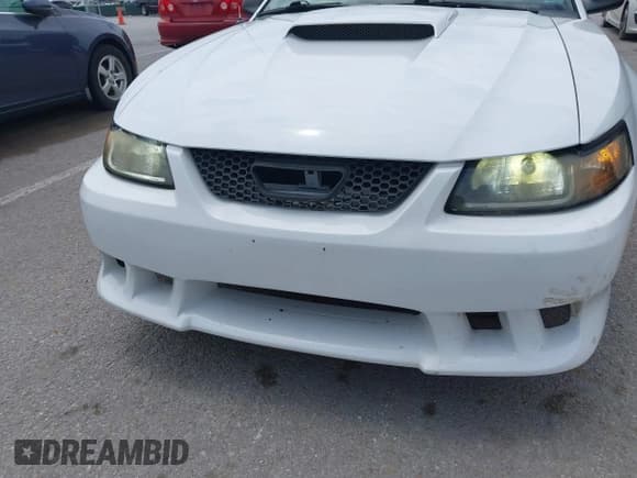 ✅ 2001 Ford Mustang GT Deluxe • VIN: 1FAFP42X01F121624 • Лот: 42365210. Опубликован ранее на IAAI с пробегом 199 088 миль. Бесплатный доступ к архиву аукционных продаж из США и подробный отчёт об истории автомобиля на DreamBid. Изображение 13.