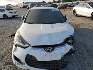 ✅ 2016 Hyundai Veloster • VIN: KMHTC6AD7GU286744 • Lot: 76090074. Wystawiony na Copart z przebiegiem 84 248 mil. Bezpłatny archiwum sprzedaży aukcyjnych z USA i szczegółowy raport historii pojazdu na DreamBid. Zdjęcie 5.
