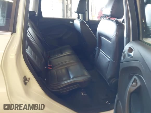 ✅ 2016 Ford C-Max SEL • VIN: 1FADP5CU2GL110832 • Lot: 41764729. Wystawiony na IAAI z przebiegiem 119 724 mil. Bezpłatny archiwum sprzedaży aukcyjnych z USA i szczegółowy raport historii pojazdu na DreamBid. Zdjęcie 8.