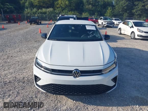 ✅ 2025 Volkswagen Jetta Sport • VIN: 3VWBX7BU1SM046303 • Lot: 43061035. Listed on IAAI with 14,009 mi. Free auction sales archive from the USA and detailed vehicle history report at DreamBid. Image 12.