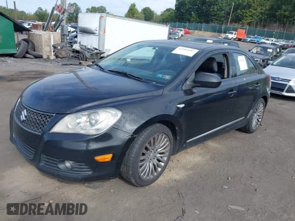 ✅ 2010 Suzuki Kizashi • VIN: JS2RE9A57A6101001 • Лот: 43185942. Опубликован ранее на IAAI с пробегом 337 312 миль. Бесплатный доступ к архиву аукционных продаж из США и подробный отчёт об истории автомобиля на DreamBid. Изображение 2.